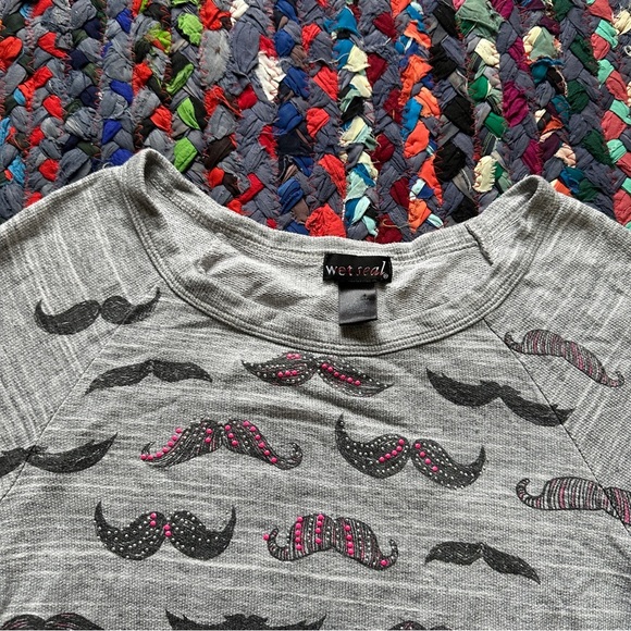 Y2K Wet Seal Gray Mustache Knit Shirt Raglan Sleeve Juniors Size XS 2010s Casual - Picture 4 of 16
